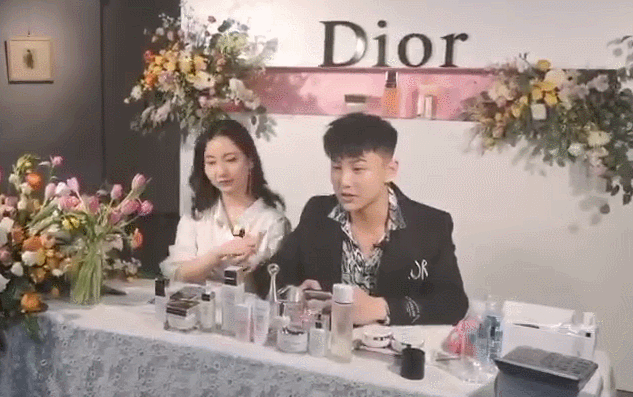 /uploads/image/2020/04/17/迪1.gif 迪1.gif